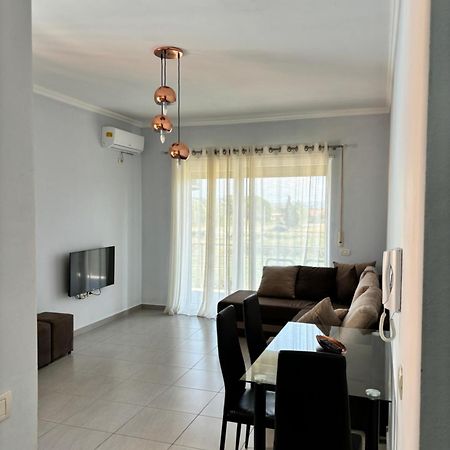 Emma'S Apartments Тирана Екстер'єр фото