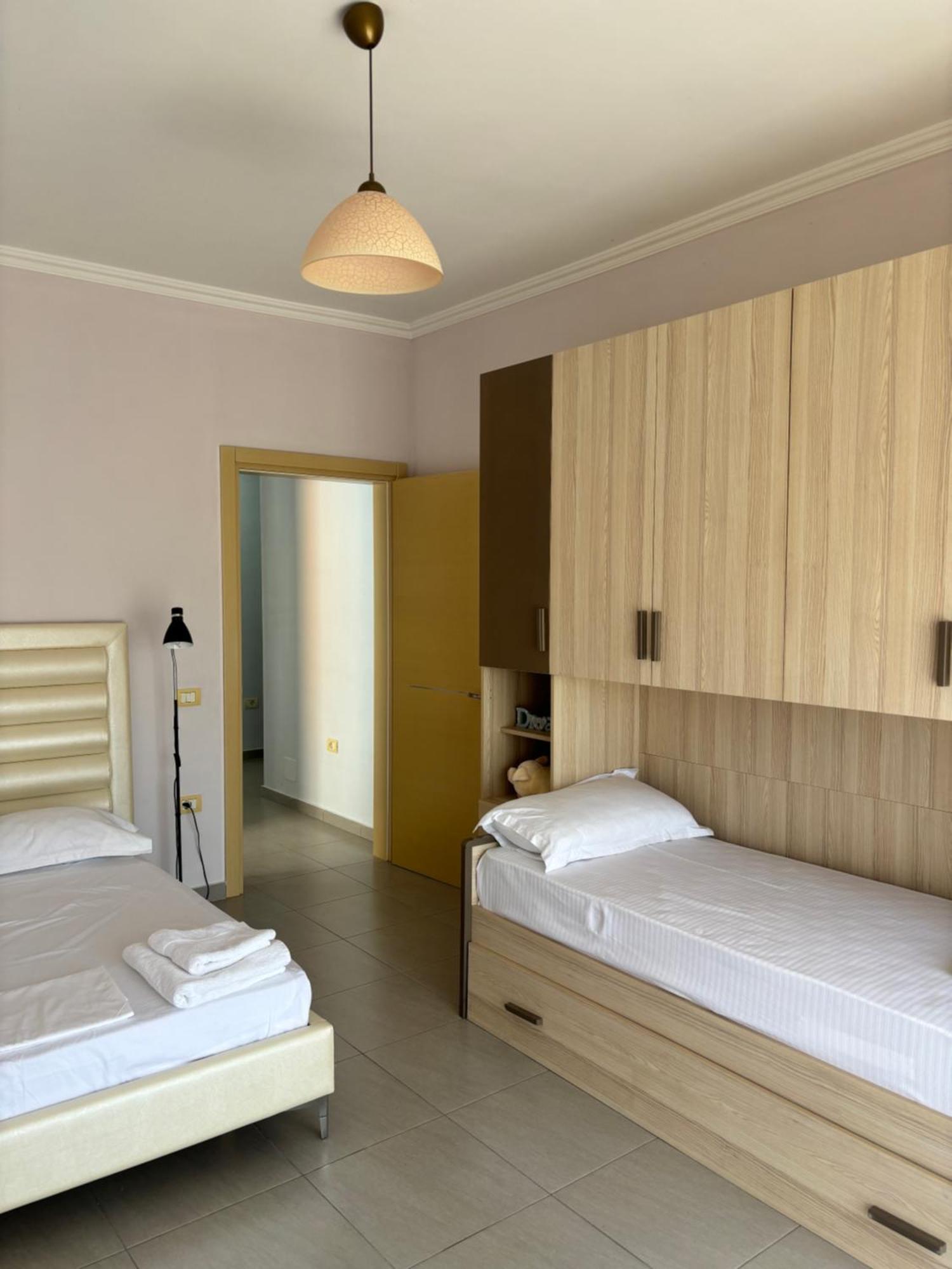 Emma'S Apartments Тирана Екстер'єр фото