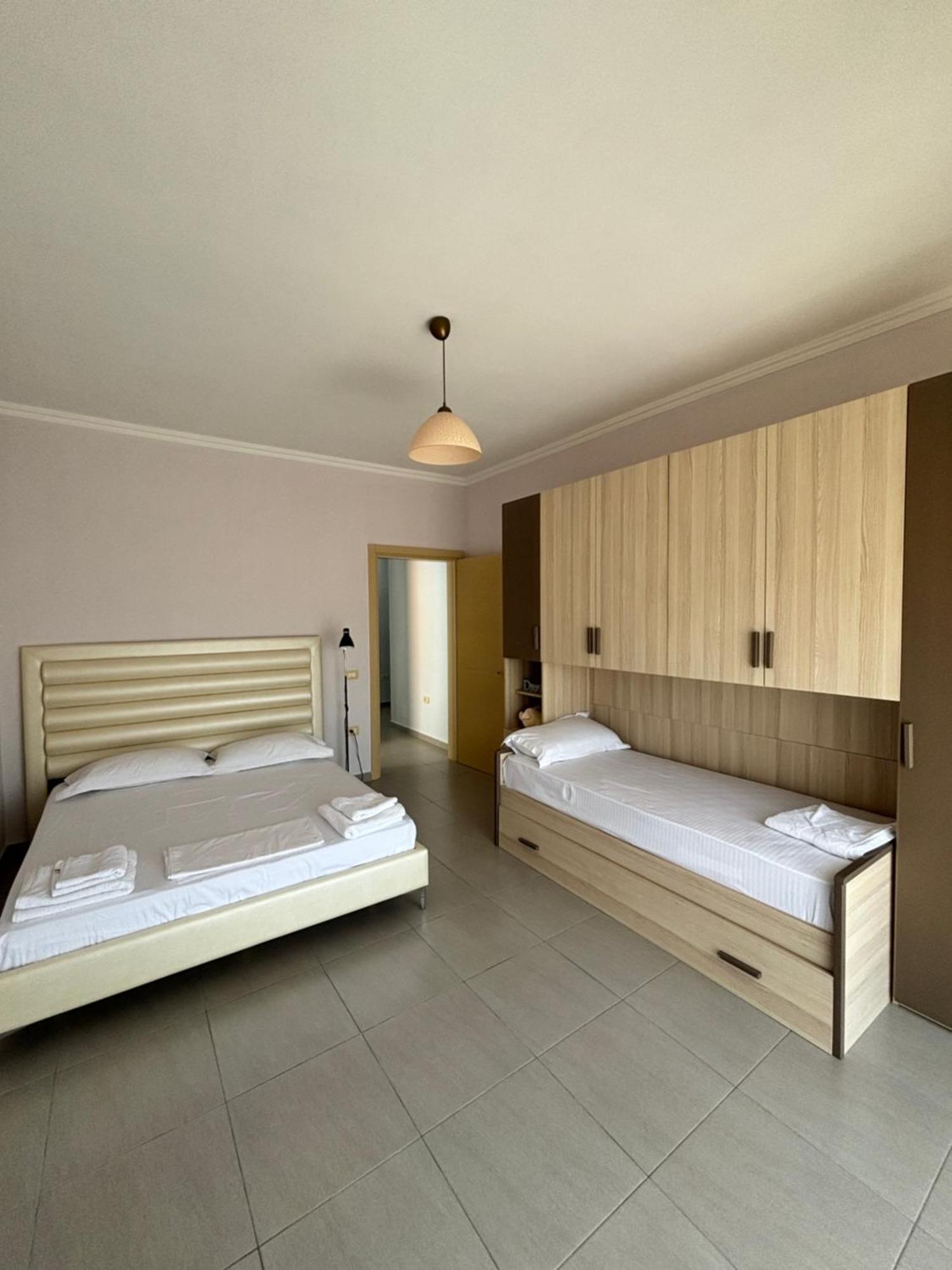 Emma'S Apartments Тирана Екстер'єр фото